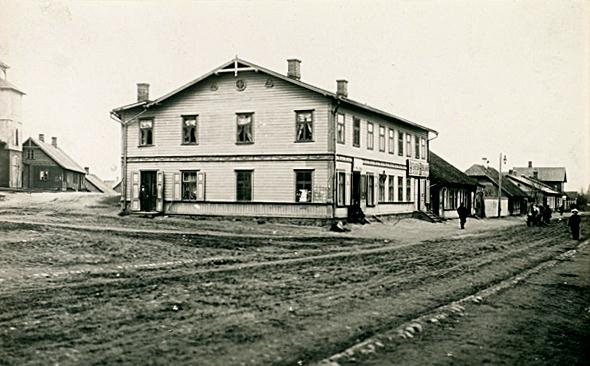 File:Antsla alev tänav 1913 [Eesti Rahva Muuseum 139-11-c_www.muis.ee].jpg